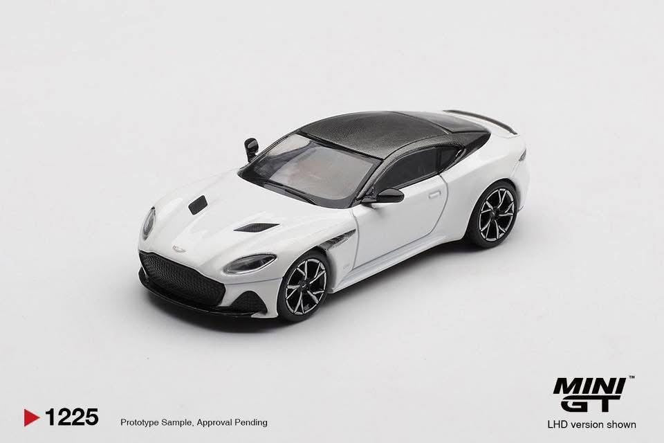 Mini GT Aston Martin DBS Stratus White #1225