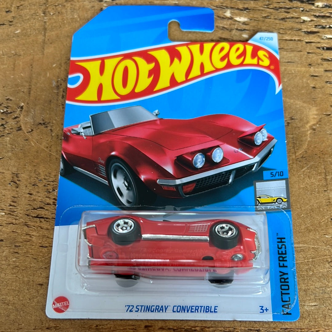Hot Wheels Mainline 72’ Stingray Convertible