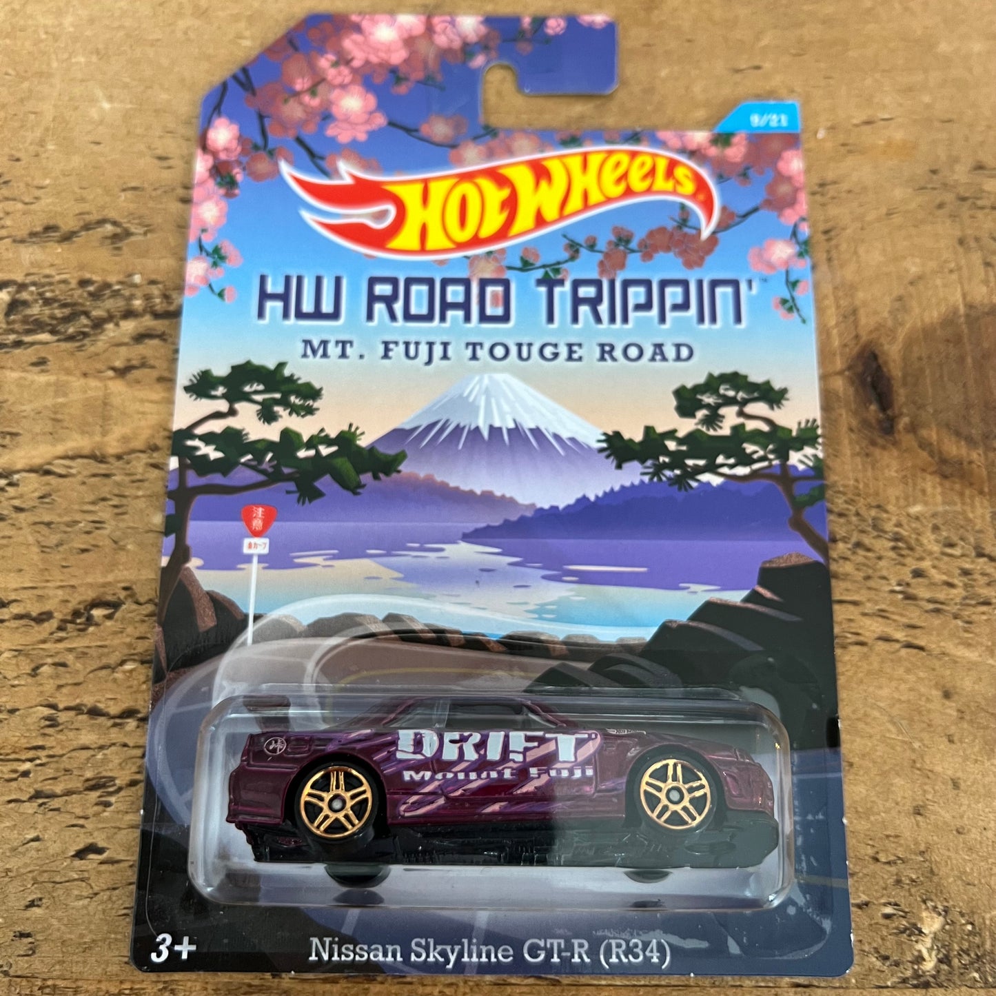 Hot Wheels US Exclusive Road Trippin Nissan Skyline R34 GTR