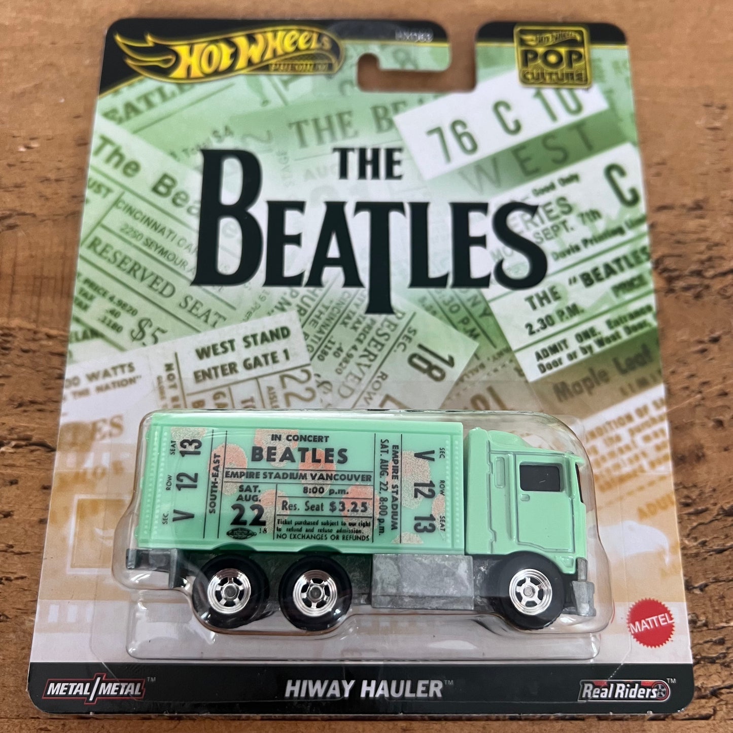 Hot Wheels Premium The Beatles Hiway Hauler
