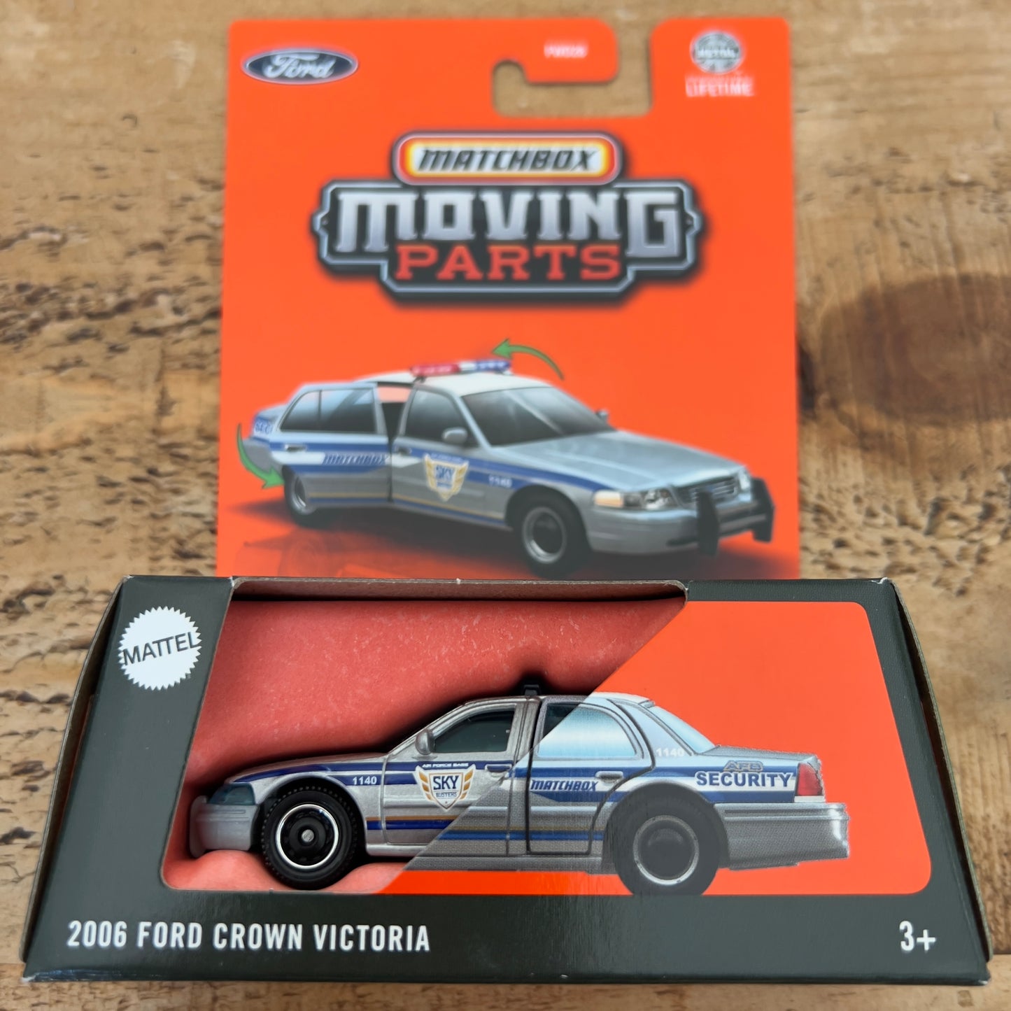 Matchbox Moving Parts 2006 Ford Crown Victoria