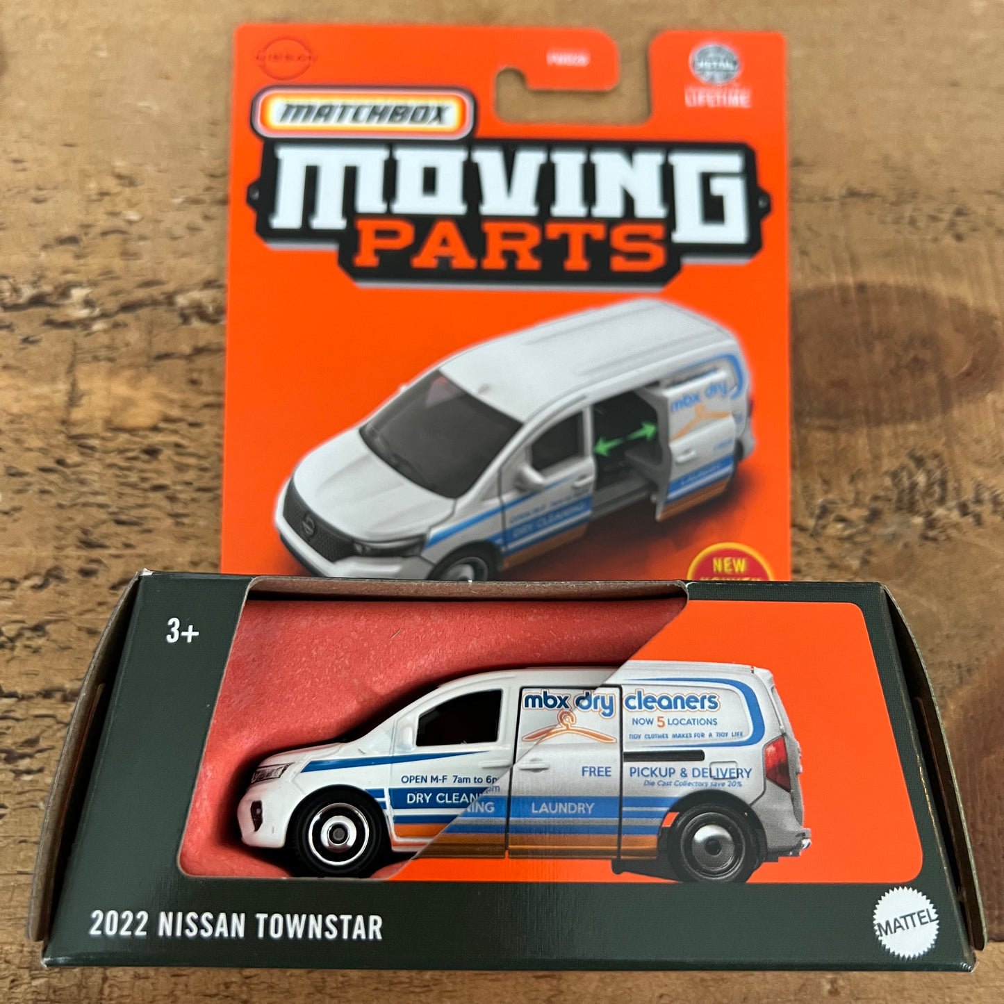 Hot Wheels Moving Parts 2022 Nissan Townstar