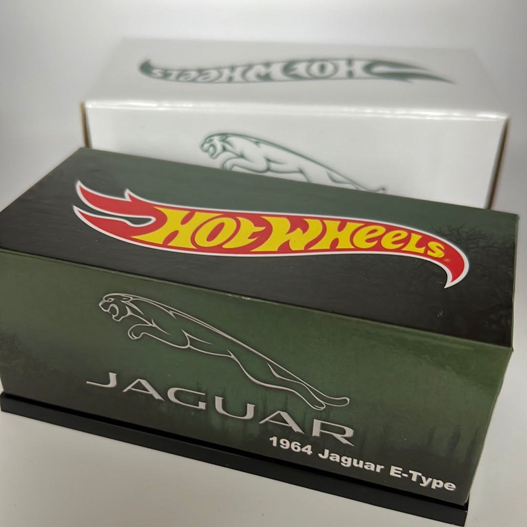 Hot Wheels RLC Acrylic 1964 Jaguar E Type