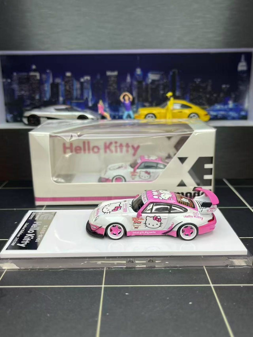 XKE Model Hello Kitty Porsche 993 RWB