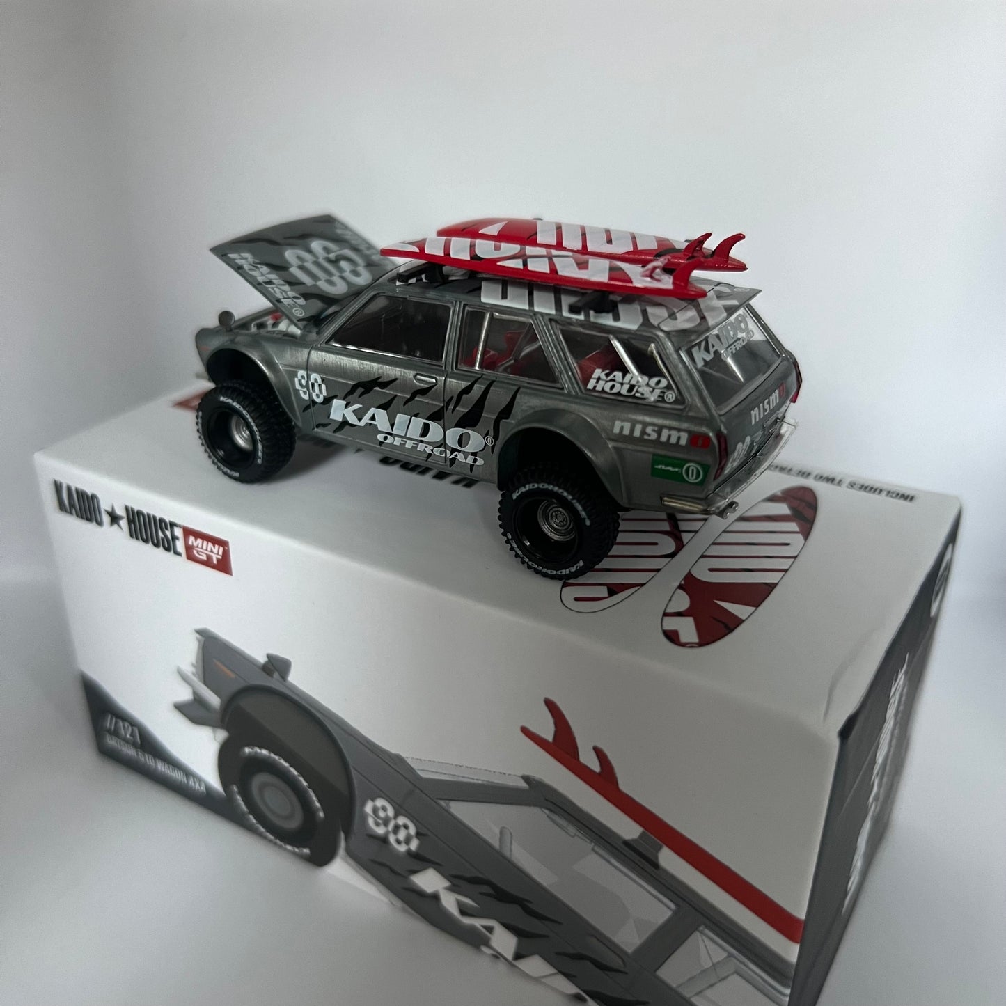 Mini GT x Kaido House Datsun 510 Wagon 4x4 Chase #121
