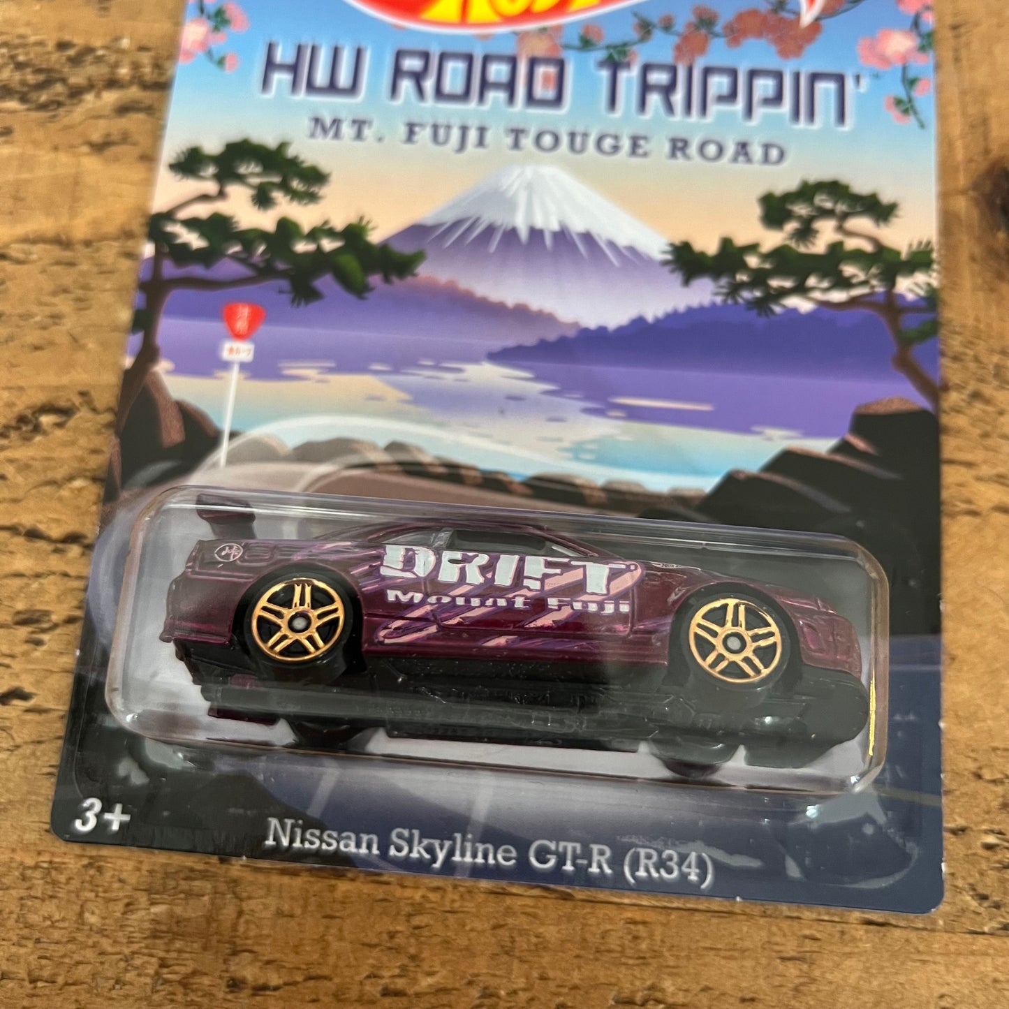 Hot Wheels US Exclusive Road Trippin Nissan Skyline R34 GTR