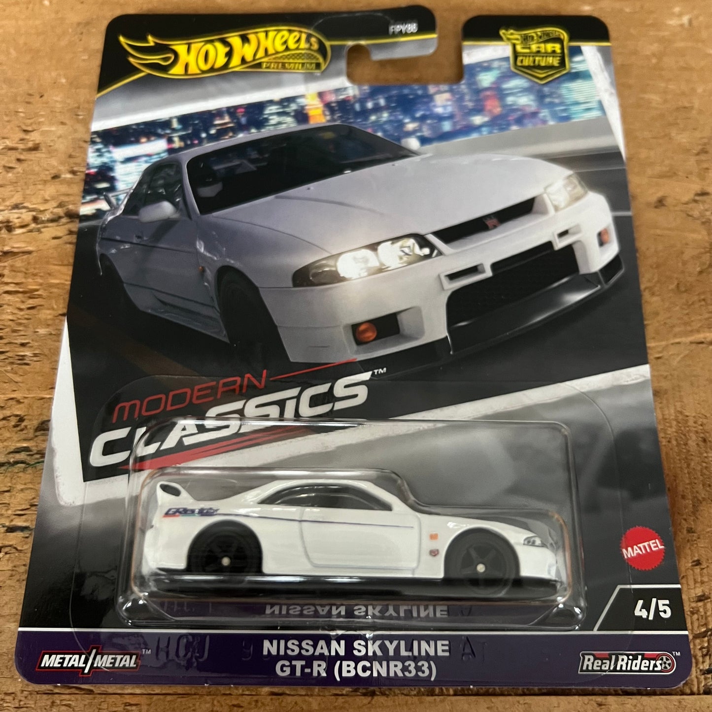Hot Wheels Premium Modern Classics Nissan Skyline R33 GTR