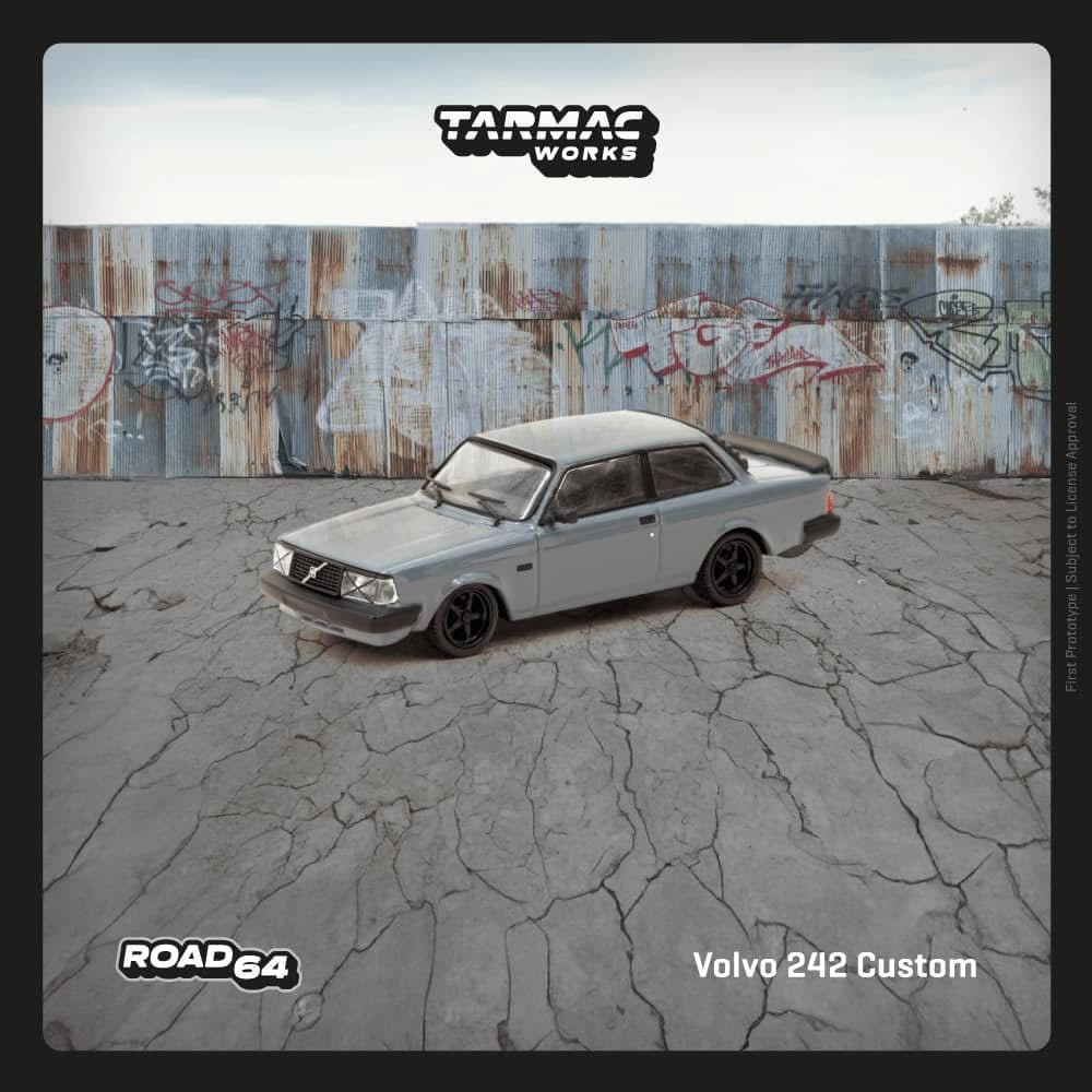 Tarmac Works Volvo 242 Custom
