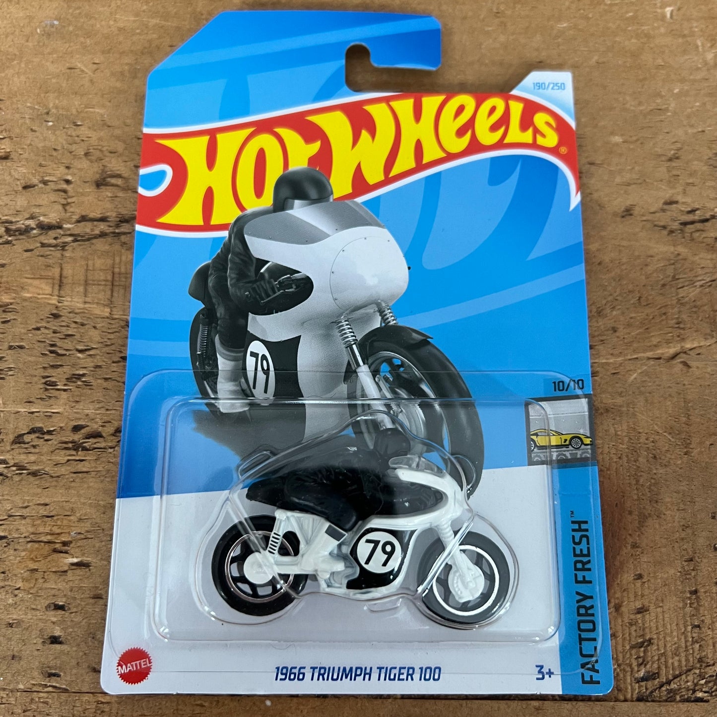 Hot Wheels Mainline 1966 Triumph Tiger 100