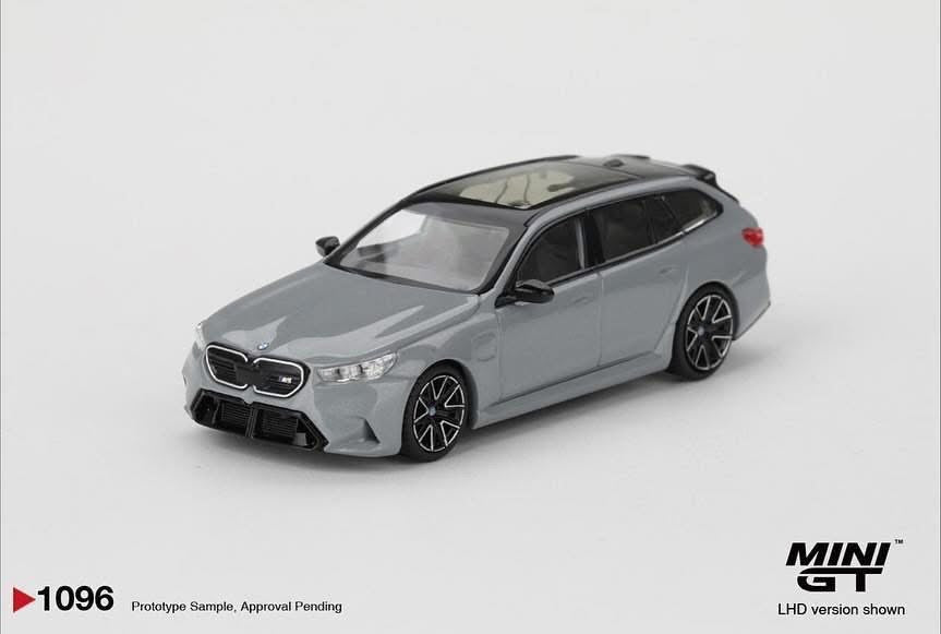 Mini GT BMW M5 Touring Brooklyn Grey Metallic #1096