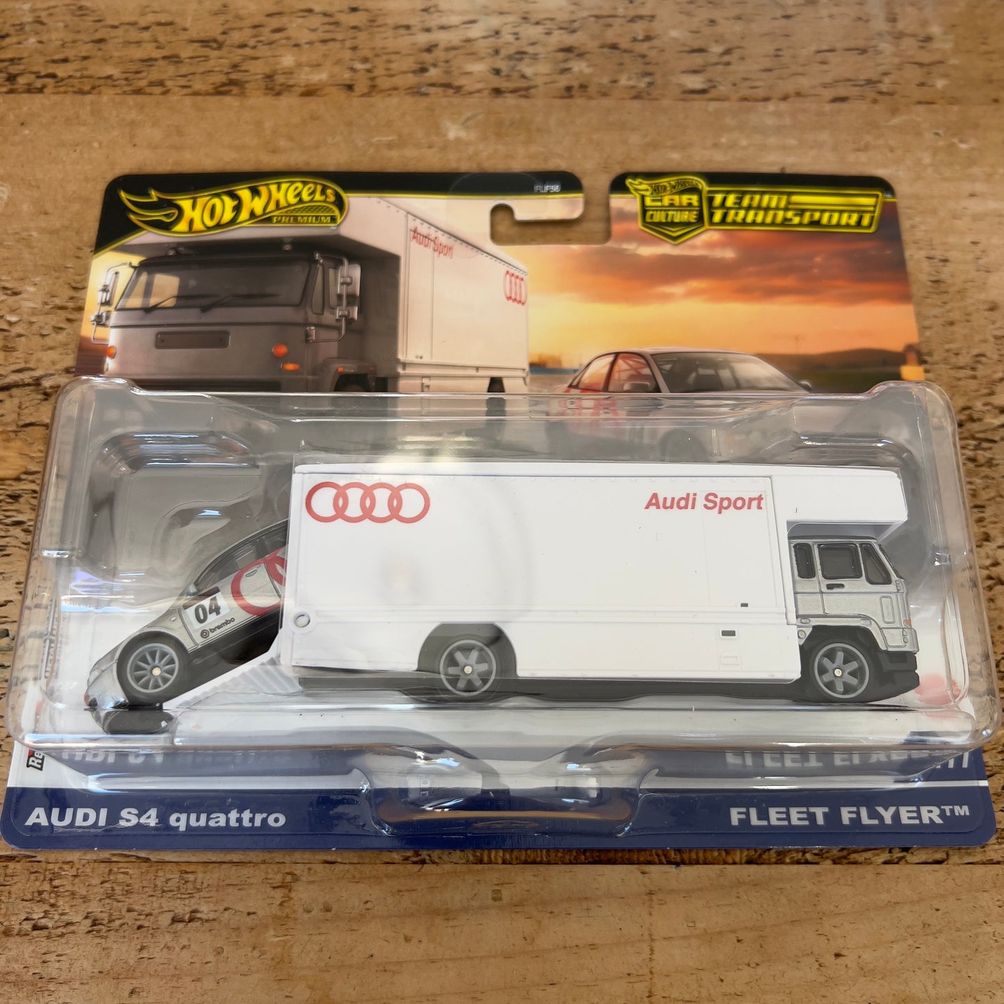 Hot Wheels Team Transport Audi S4 Quattro & Fleet Flyer