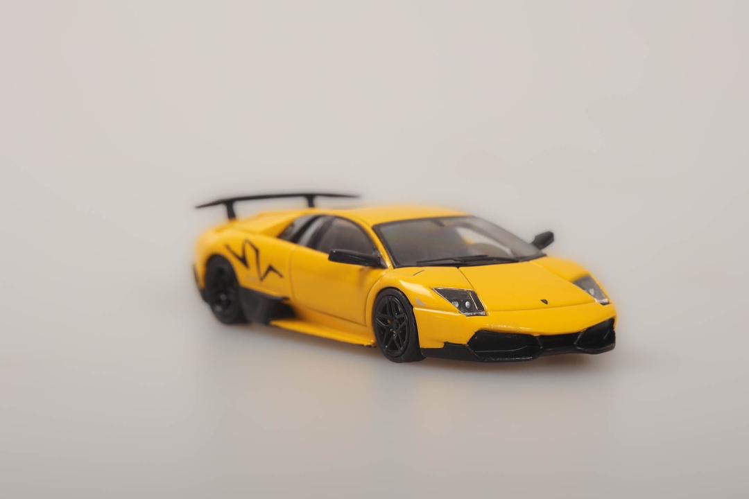 High Rev Model Lamborghini Murcielago LP670-4 SV Yellow