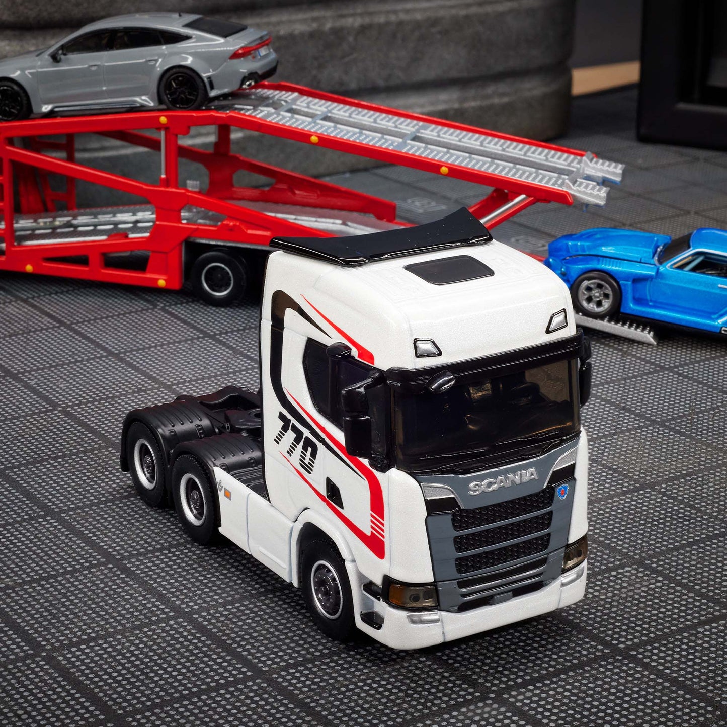Hot Wheels Elite 64 Scania 770 S Car Transporter