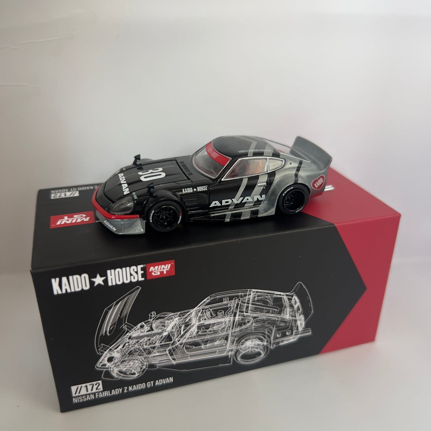 Mini GT x Kaido House Nissan Fairlady Z GT Advan Chase #172