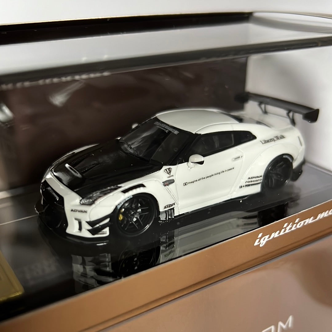 Ignition Model Resin Nissan GTR R35 LBWK