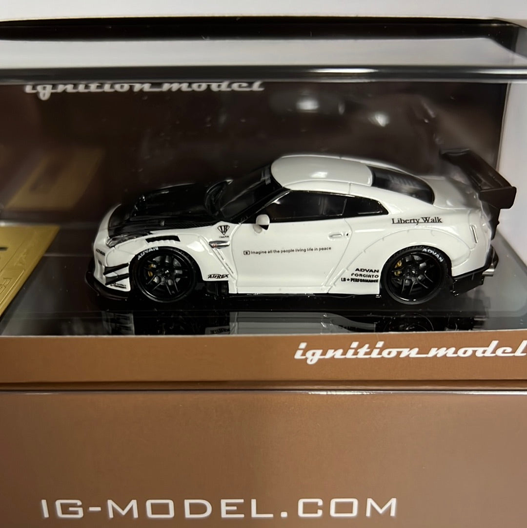 Ignition Model Resin Nissan GTR R35 LBWK