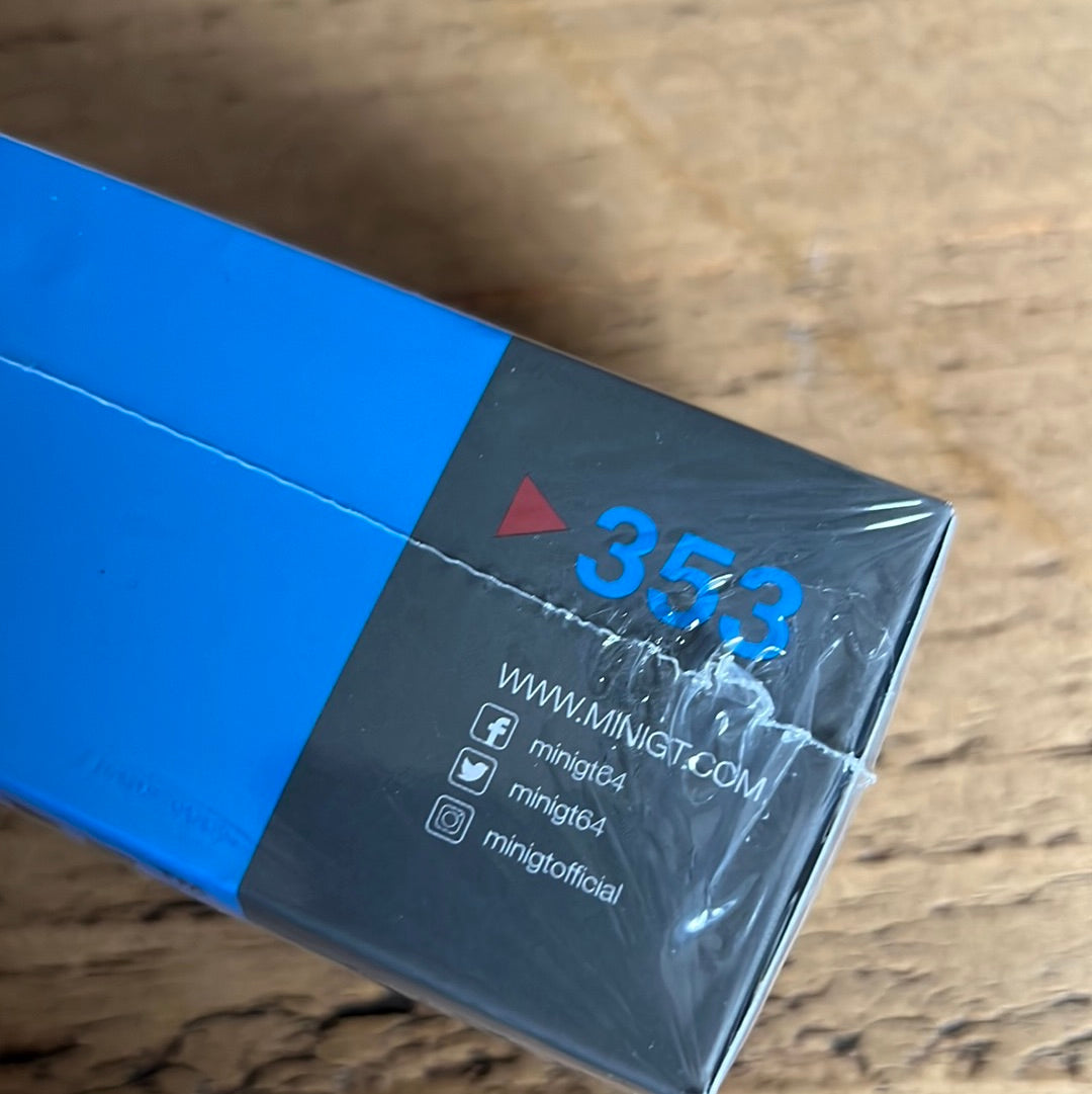 Mini GT Land Rover Defender 90 County Wagon With Tow Hook #353