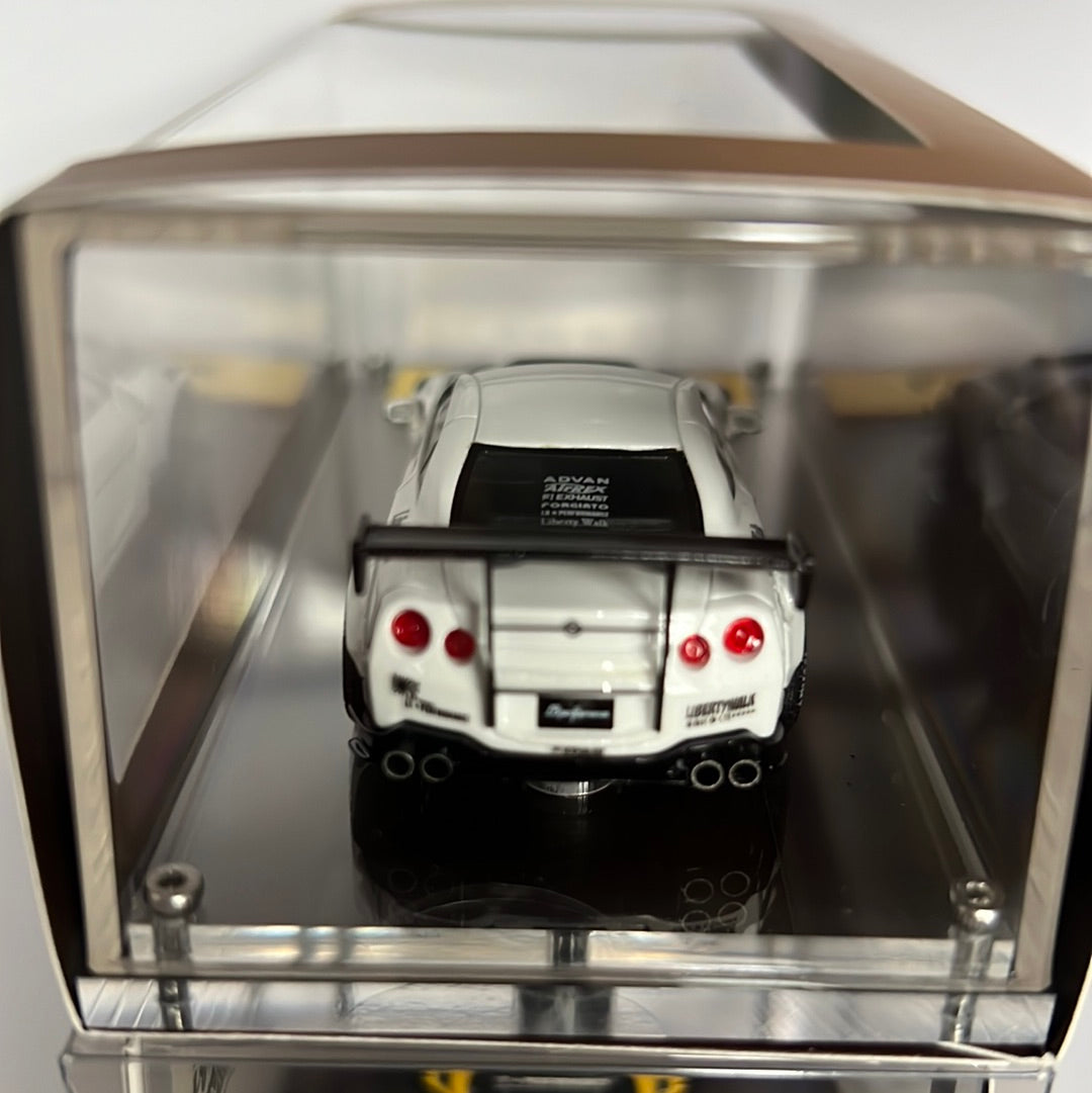 Ignition Model Resin Nissan GTR R35 LBWK