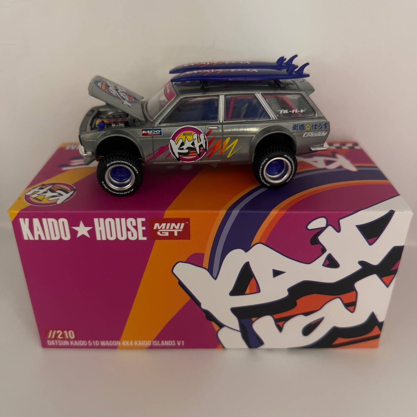 Mini GT x Kaido House Datsun 510 Wagon 4x4 Chase #210