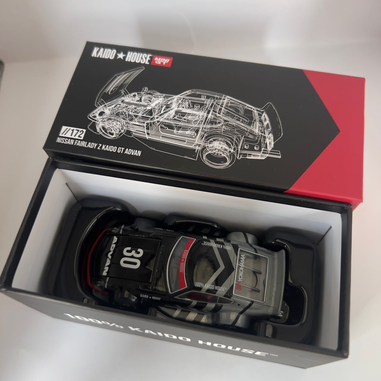 Mini GT x Kaido House Nissan Fairlady Z GT Advan Chase #172