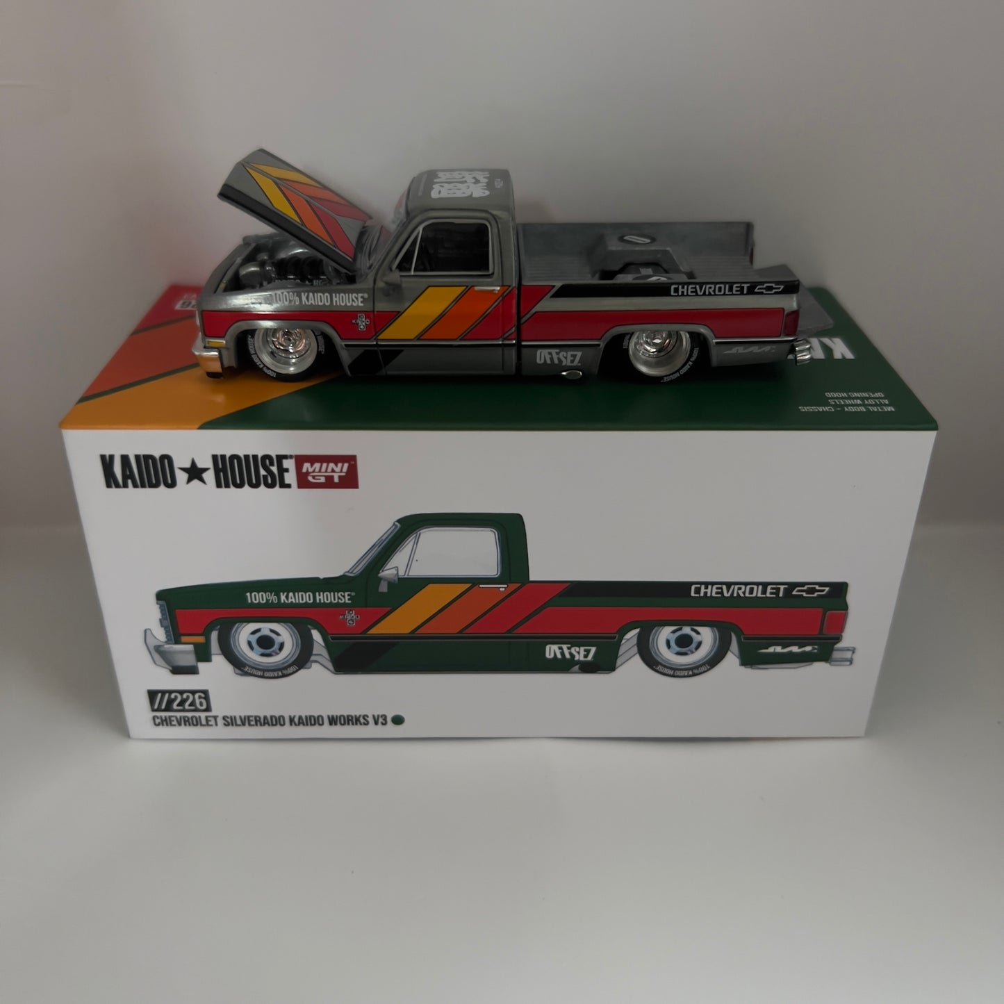 Mini GT x Kaido House Chevrolet Silverado Kaido Works V3 Chase #226