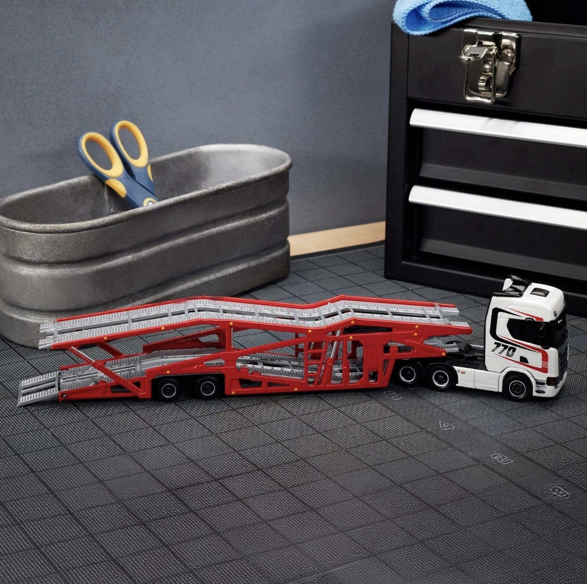 Hot Wheels Elite 64 Scania 770 S Car Transporter