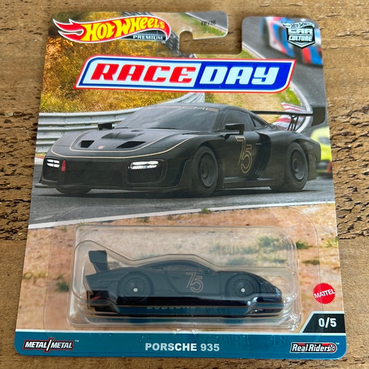 Hot Wheels Premium Porsche 935 Race Day Chase