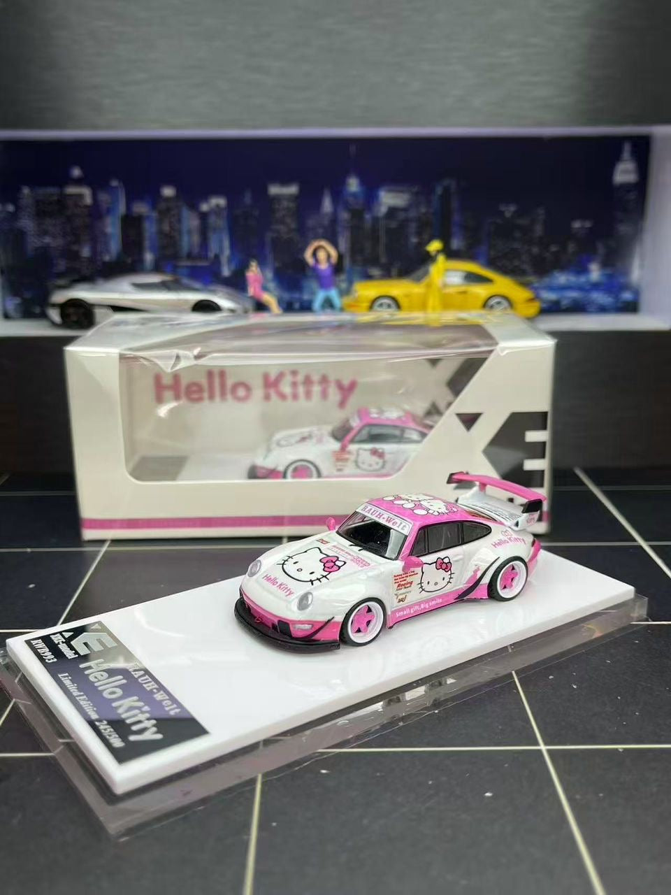 XKE Model Hello Kitty Porsche 993 RWB