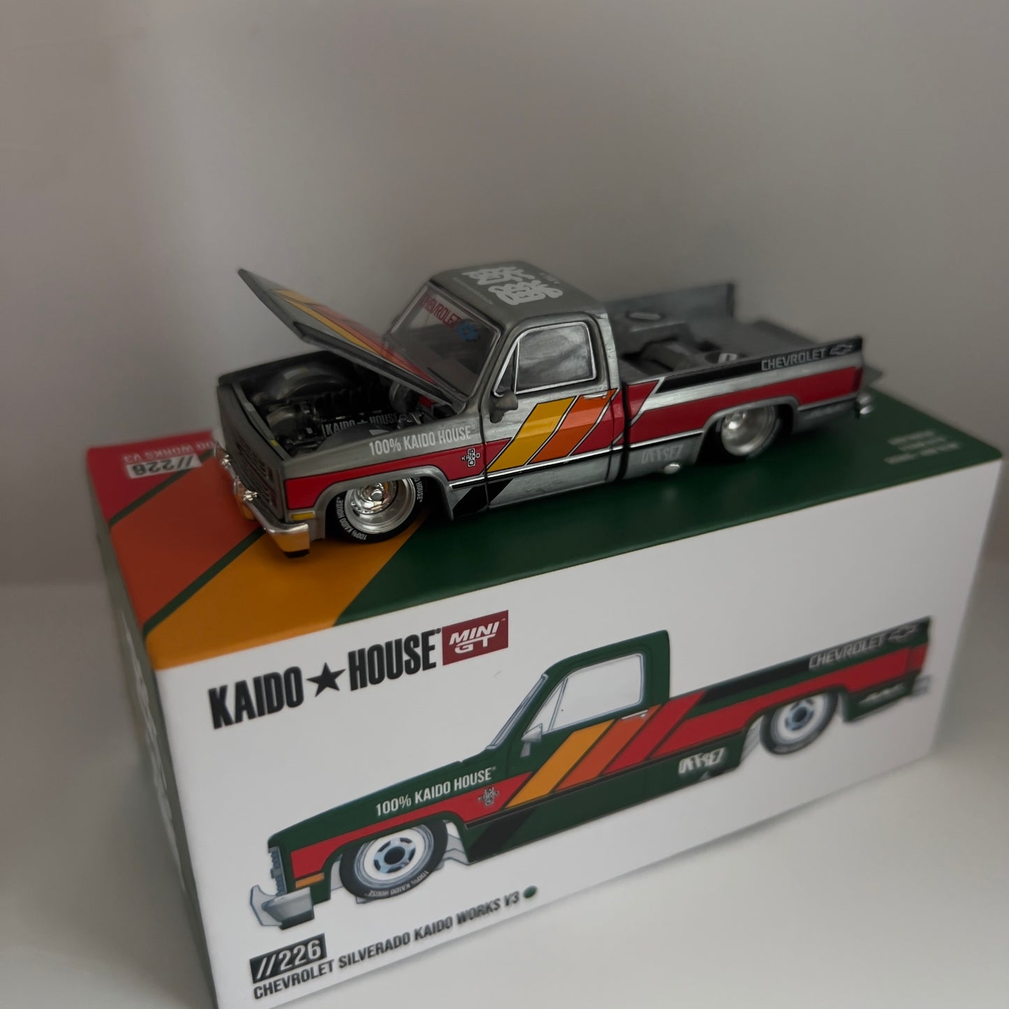 Mini GT x Kaido House Chevrolet Silverado Kaido Works V3 Chase #226