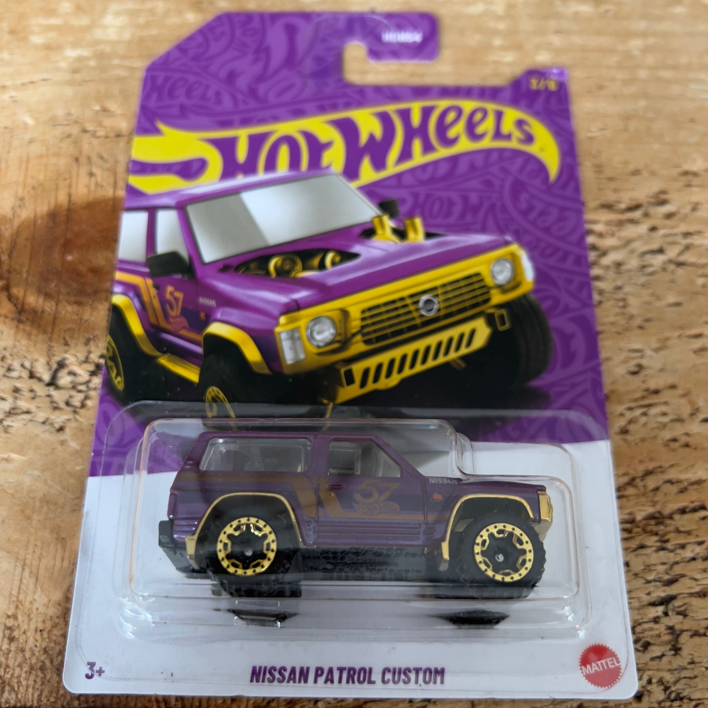 Hot Wheels US Exclusive Pearl & Chrome Nissan Patrol Custom