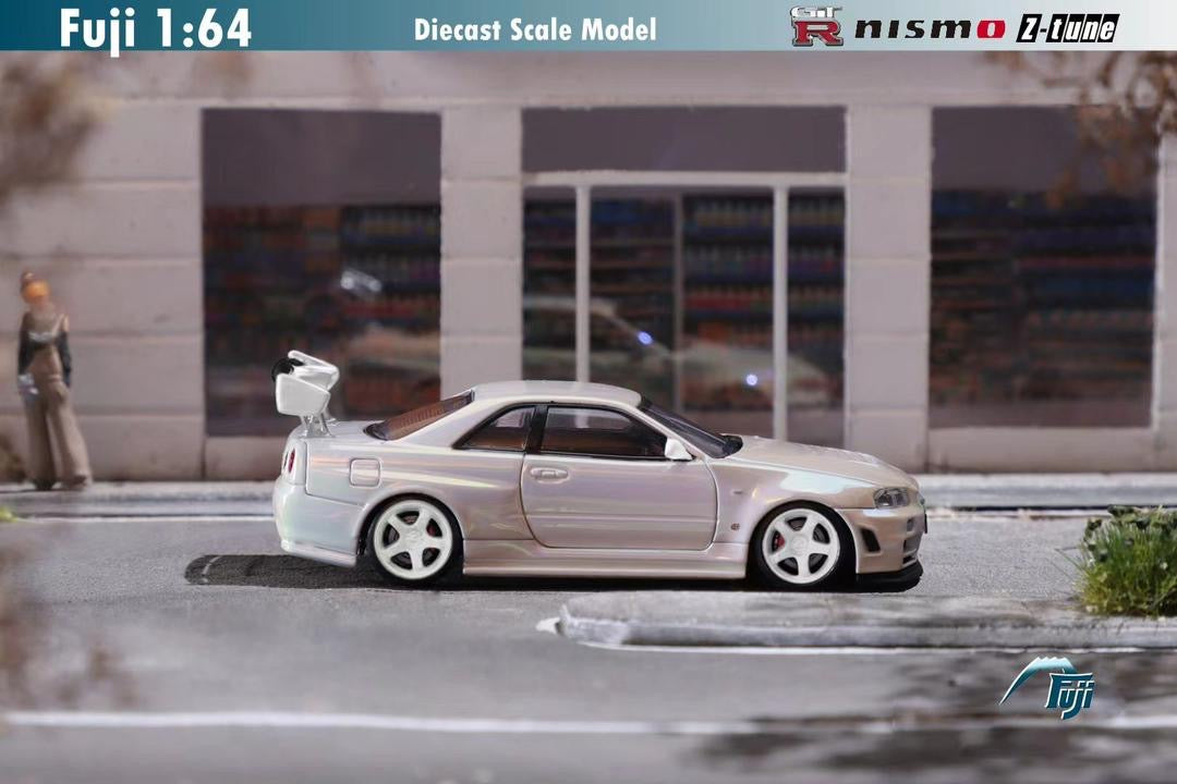 Fuji Model Nissan Skyline R34 GTR Pearl White