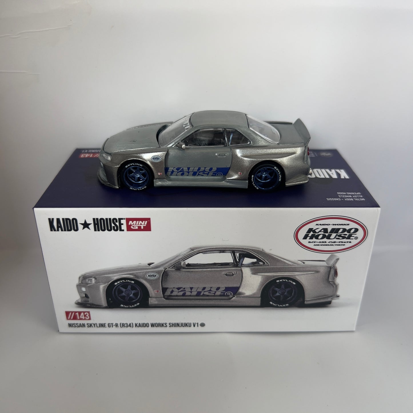 Mini GT x Kaido House Nissan Skyline R34 GTR Shinjuku V1 Chase #143