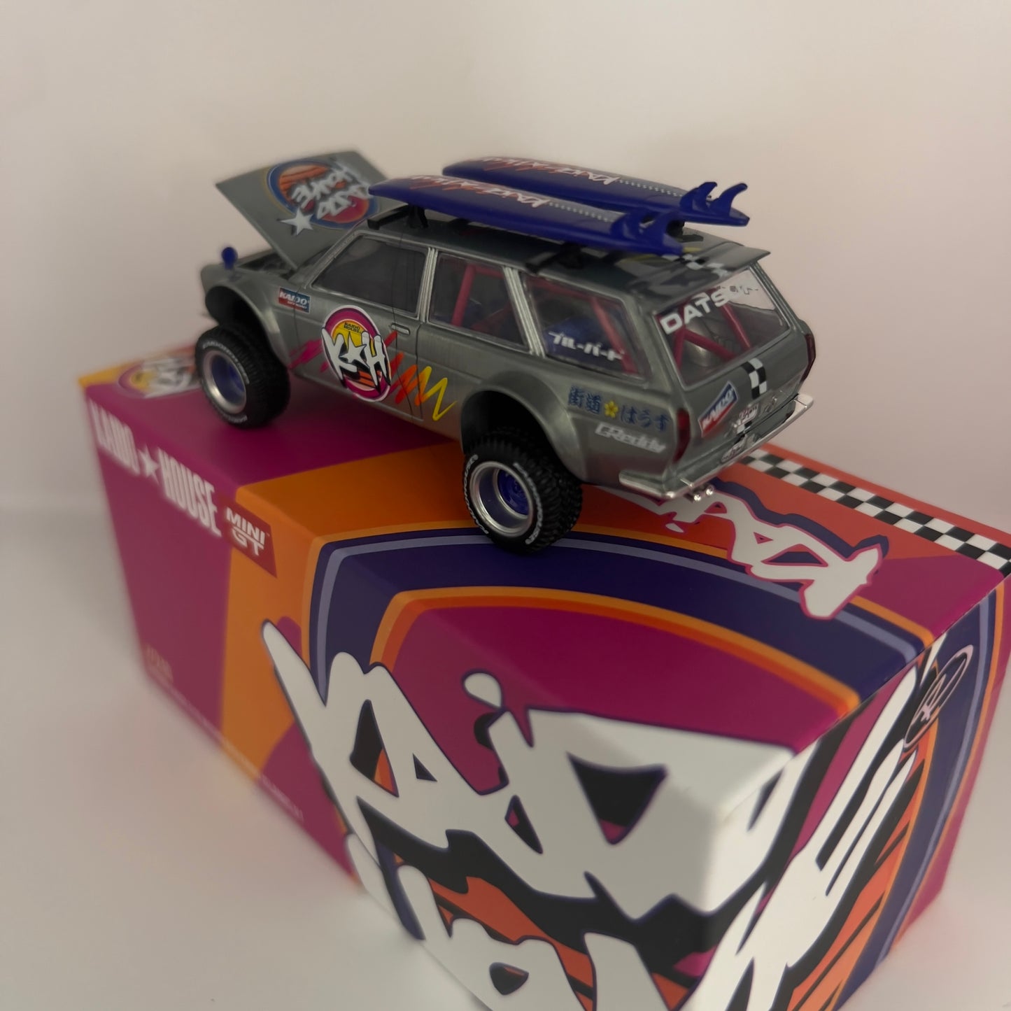Mini GT x Kaido House Datsun 510 Wagon 4x4 Chase #210