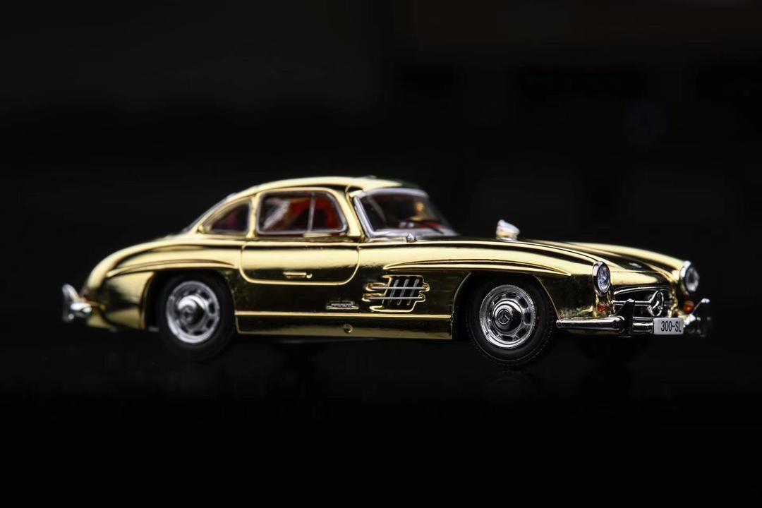 Seeker Model Mercedes Benz 300SL Gullwing Gold Chrome