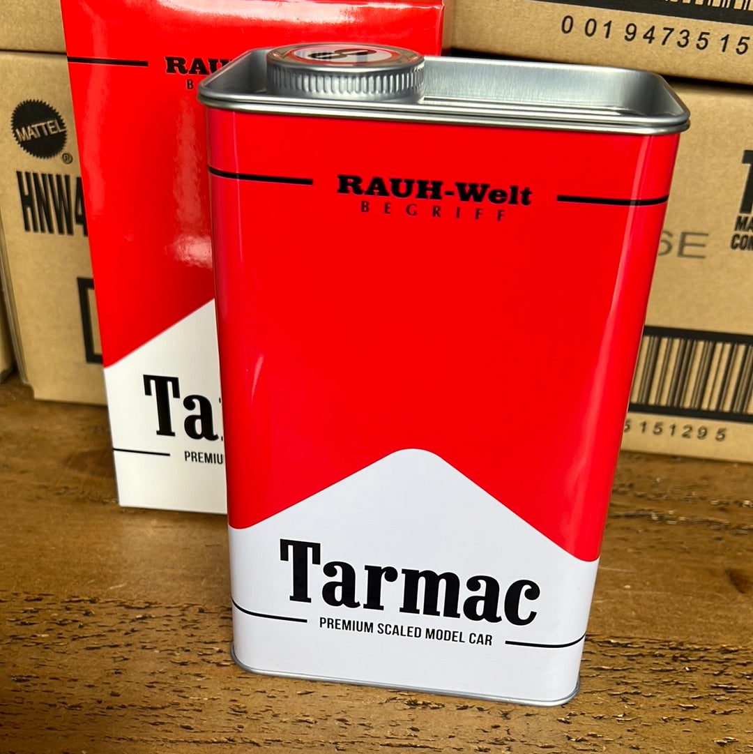 Tarmac Works Porsche 993 RWB MoreLow Oil Can Set