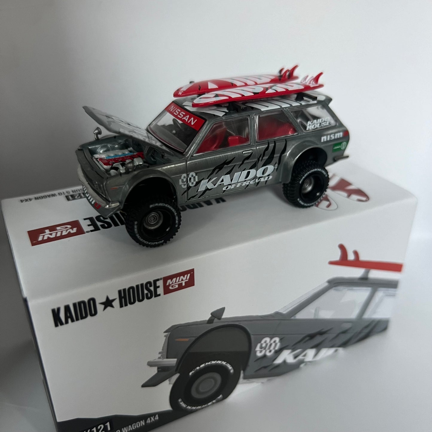 Mini GT x Kaido House Datsun 510 Wagon 4x4 Chase #121