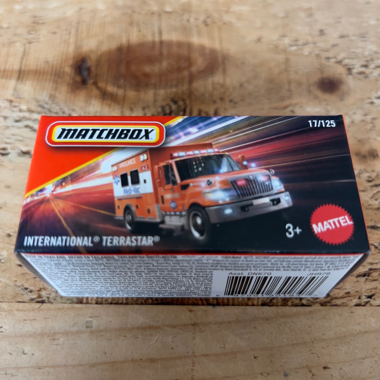 Matchbox Power Grabs International Terrastar Ambulance