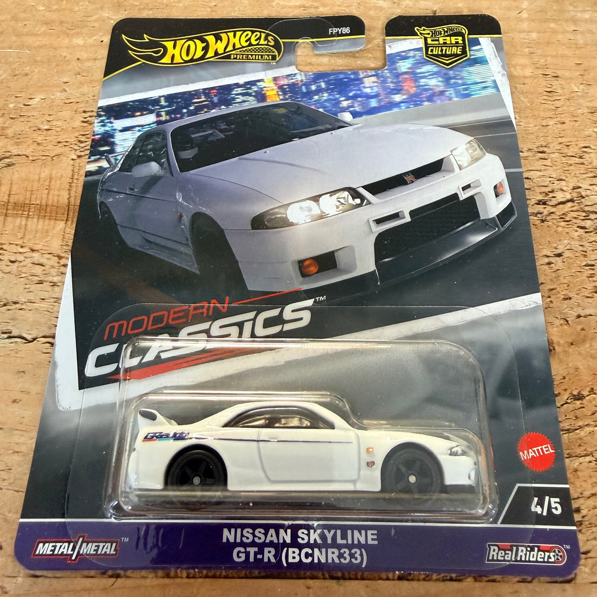 Hot Wheels Premium Modern Classics Nissan Skyline R33 GTR