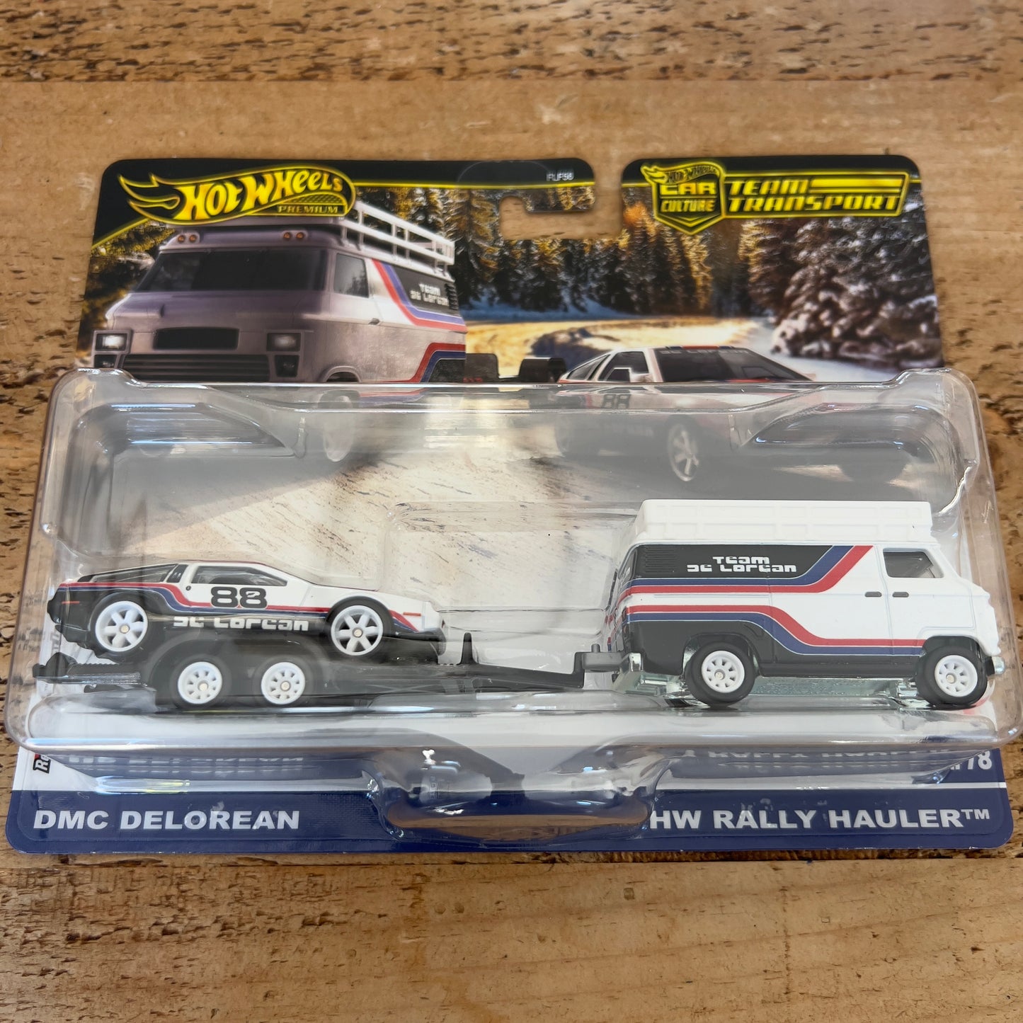 Hot Wheels Team Transport DMC Delorean & HW Rally Hauler