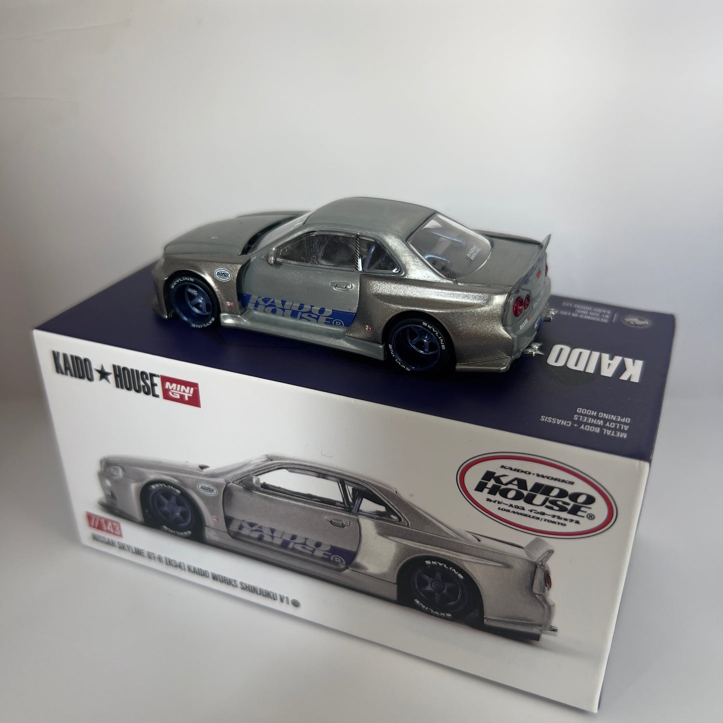 Mini GT x Kaido House Nissan Skyline R34 GTR Shinjuku V1 Chase #143