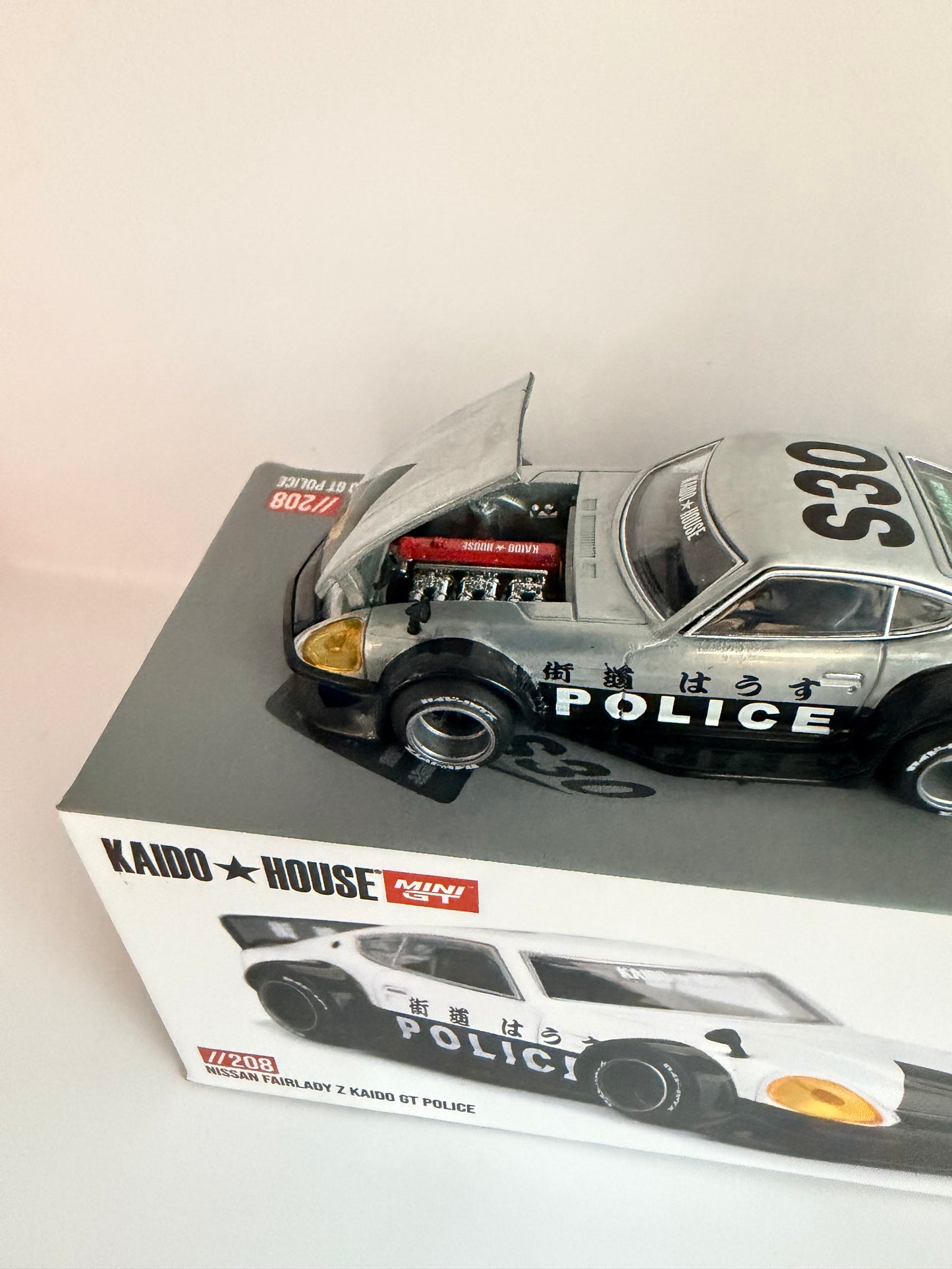Mini GT x Kaido House Chase Nissan Fairlady Z GT Police #208