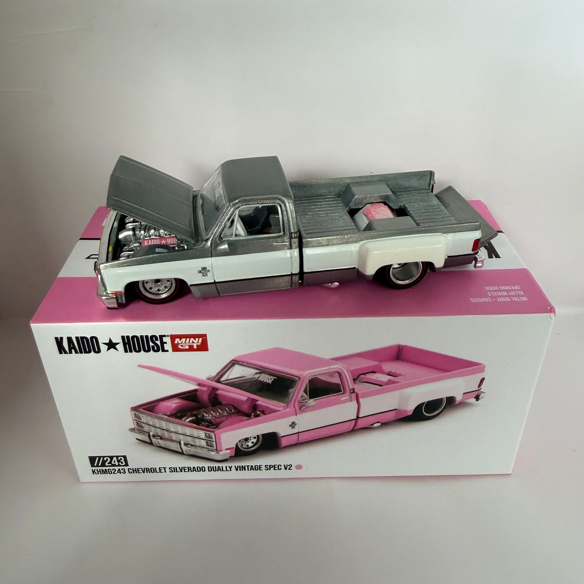 Mini GT x Kaido House Chevrolet Silverado Dually Vintage Spec Chase #243