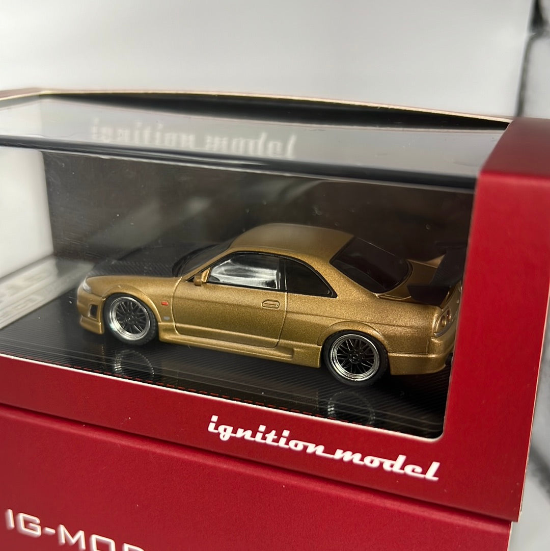 Ignition Model Nissan Skyline R33 GTR Gold