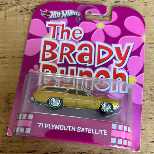 Hot Wheels Premium Retro Entertainment The Brady Bunch 71 Plymouth Satellite