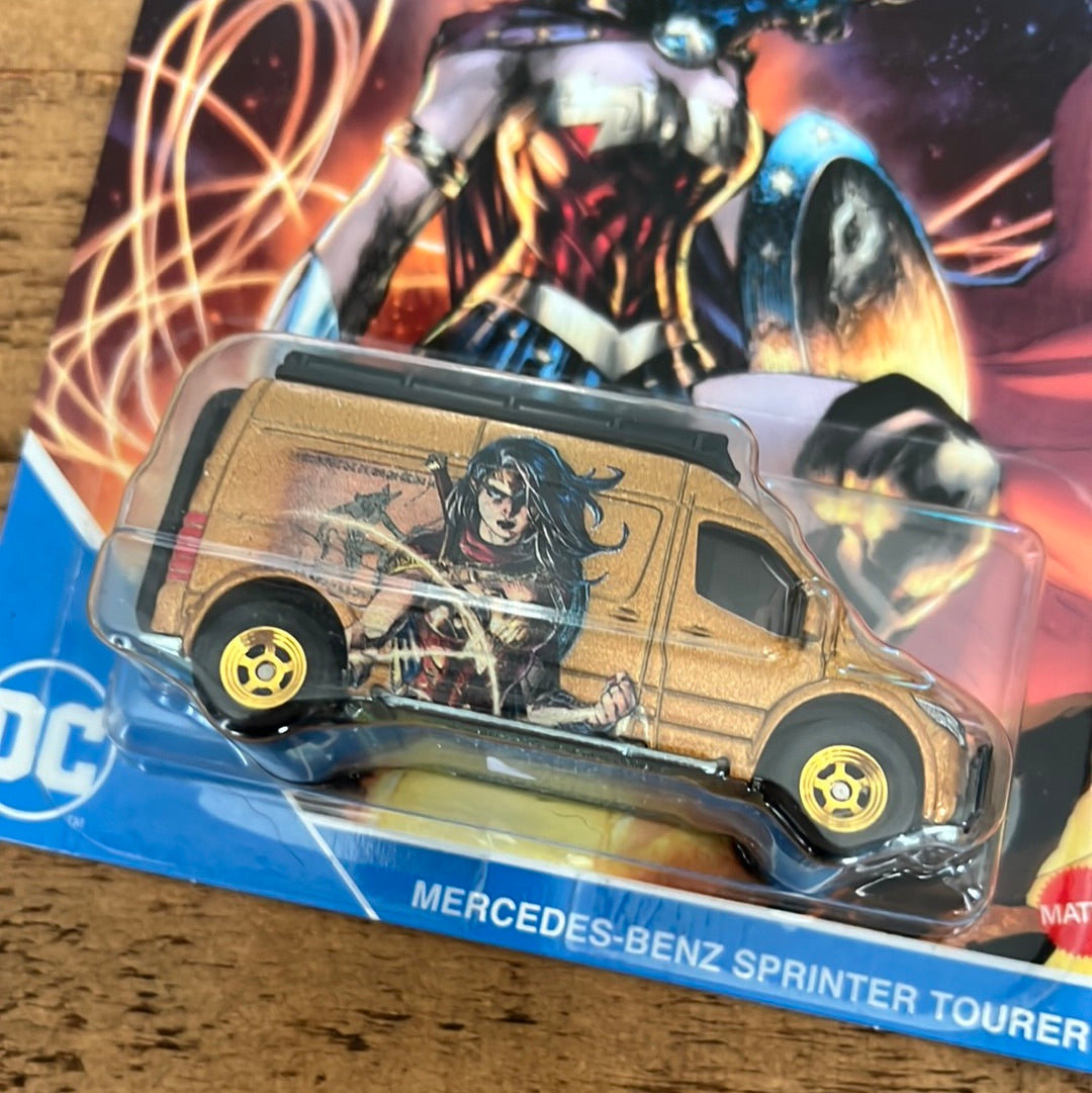 Hot Wheels Premium Mercedes Benz Sprinter