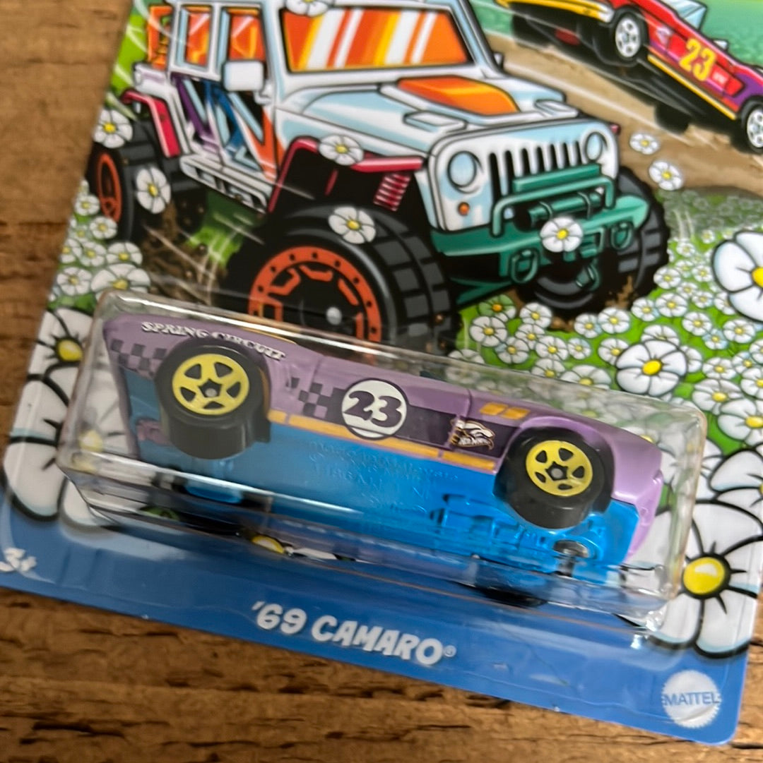 Hot Wheels Walmart Easter US Exclusive 69 Camaro