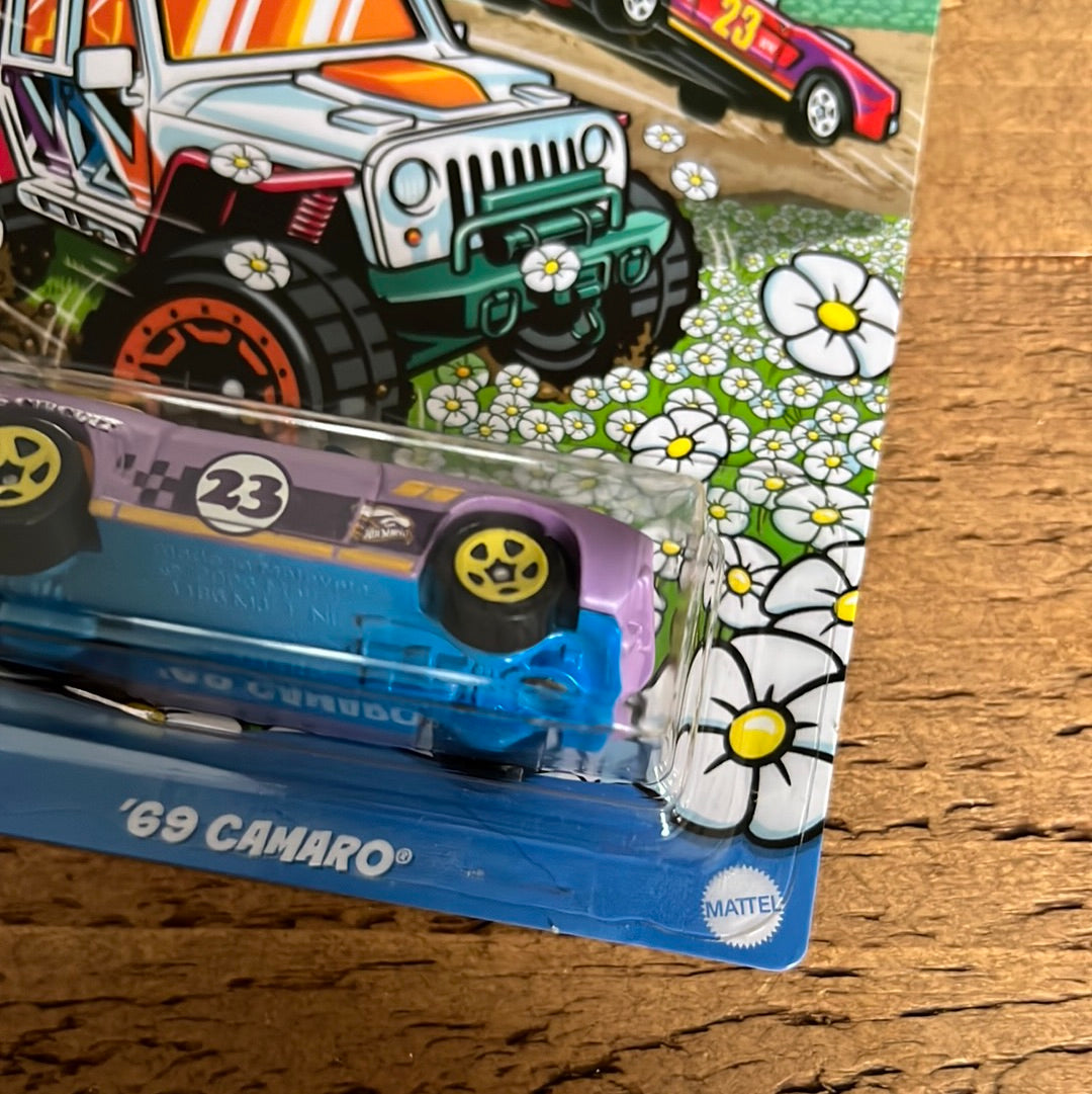 Hot Wheels Walmart Easter US Exclusive 69 Camaro